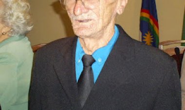 Adauto Pereira de Souza por Jânio Queiroz